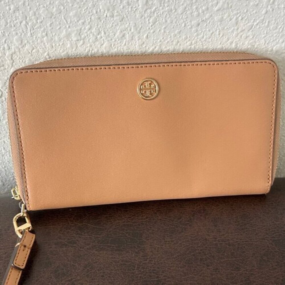 Tory Burch ROBINSON Continental Zip Leather Wallet / Wristlet TAN
